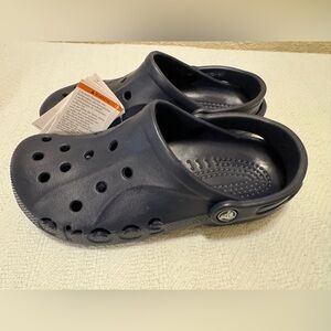 NWT Crocs Navy. Size Men’s 7 / Women’s 9.